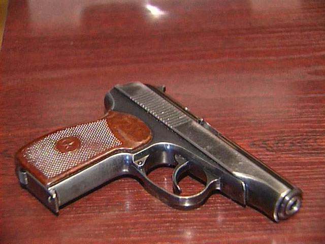 В ходе проведенных обысков по месту регистрации злоумышленников изъят пистолет Макарова калибра 9 мм