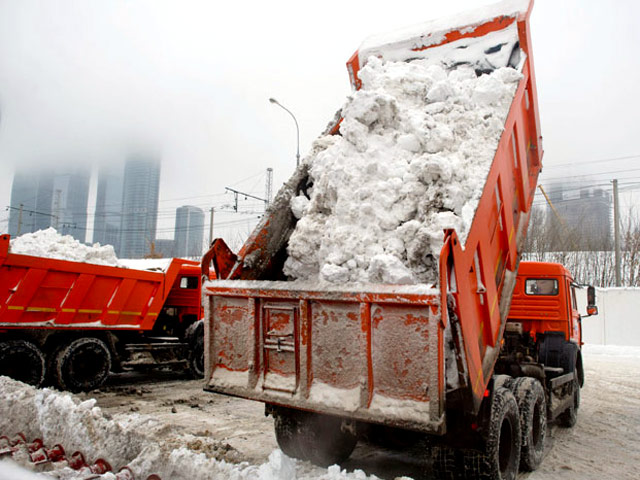 На снегосплавные пункты столицы за прошедшие двое суток вывезено порядка 650 тыс. кубометров снега
