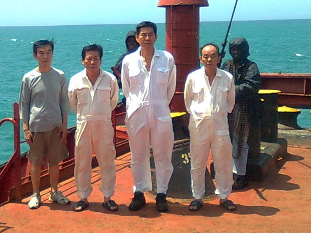Сомалийские пираты в субботу освободили четырех южнокорейских моряков с танкера Gemini после 19 месяцев плена