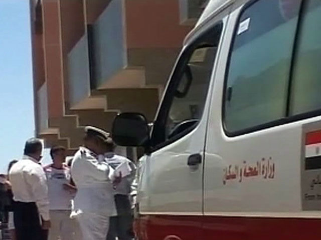Четверо туристов из Германии и трое сопровождавших их египтян погибли сегодня в ДТП на юге Египта: два микроавтобуса столкнулись в Хургаде, одном из главных туристических городов страны