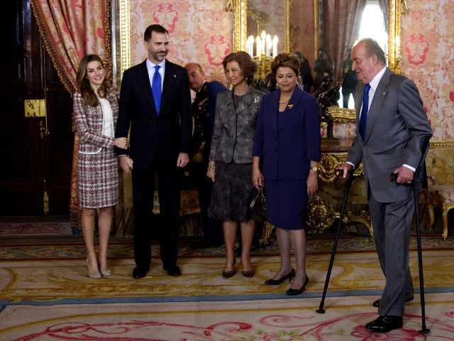 Король Испании Хуан Карлос I выписан из госпиталя Сан Хосе, где перенес операцию на бедре