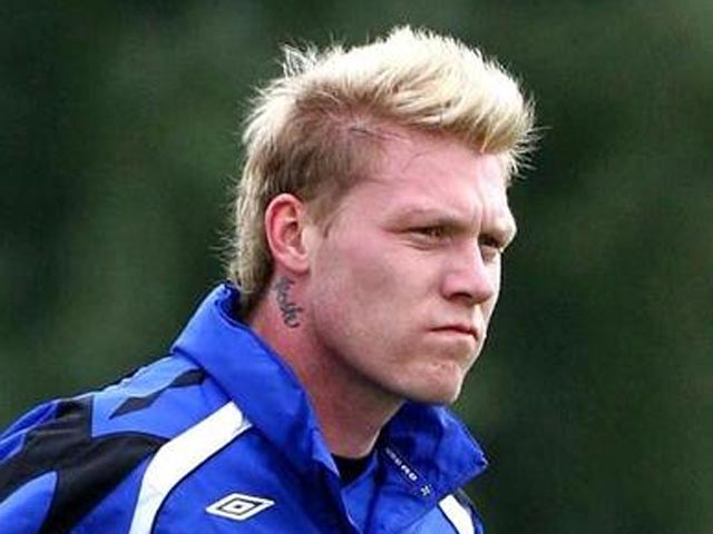 29-летний шотландский форвард футбольного клуба "Томь" Гарри О'Коннор был задержан полицией в Эдинбурге по обвинению в противоправных действиях, связанных с наркотиками