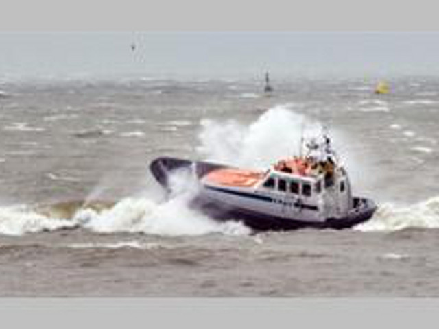 В Северном море, у берегов Нидерландов, столкнулись два судна. С помощью спасательного вертолета десять человек эвакуированы на сушу