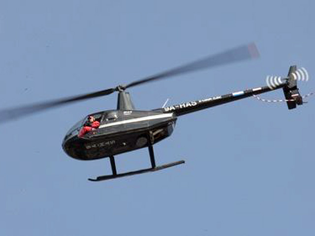 В Тверской области и Подмосковье ищут пропавший частный вертолет Robinson R-44, на борту которого находились три человека