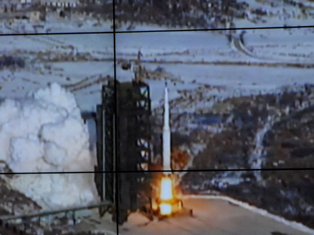 Совет Безопасности ООН осудил произведенный КНДР запуск ракеты-носителя со спутником на борту, отметив, что этим шагом Пхеньян поставил под угрозу стабильность в регионе