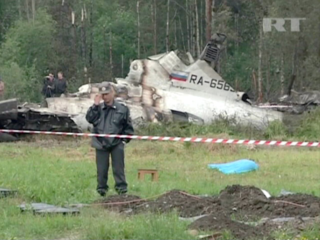 Ту-134 авиакомпании "РусЭйр, летевший из Москвы в Карелию, разбился поздно вечером 20 июня 2011 года при заходе на посадку