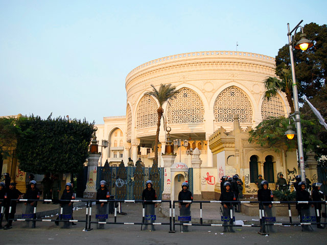 Главная оппозиционная партия Египта "Фронт национального спасения" требует повторного проведения первого раунда референдума по новой конституции страны