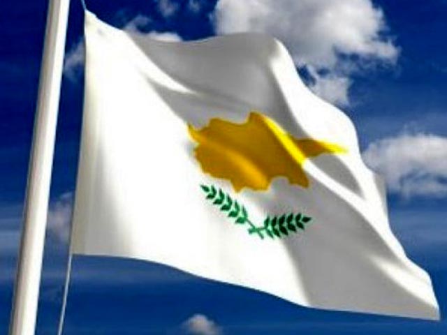 Кипр в 2013 году может занять место Греции. Финансовые проблемы в экономике этой страны даже серьезнее, чем у греков, заявил председатель Еврогруппы Жан-Клод Юнкер