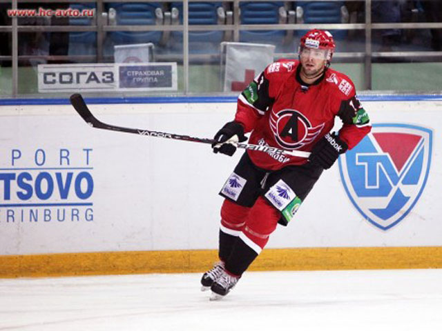 Джоффри Лупул, на время локаута в НХЛ подписавший контракт с екатеринбургским ХК "Автомобилист", заявил, что не вернется в Россию после перерыва в регулярном чемпионате КХЛ