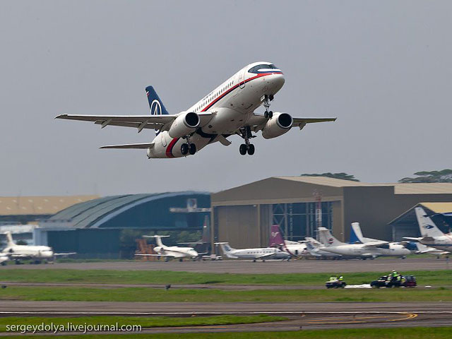 Индонезия назвала виновников крушения Superjet: у летчиков было 24 секунды, чтобы спасти самолет