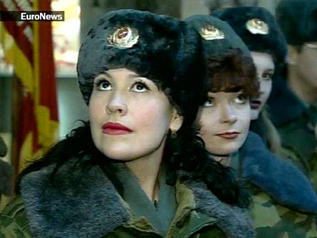 Представители разных парламентских фракций поддержали идею призывать в российскую армию женщин, но пока об обязательной мобилизации речи не идет