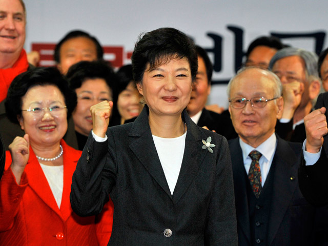 Победа 60 летней Пан Кын Хе гораздо больше значит для Южной Кореи, чем ее противник на выборах Мун Чжэ Ин, если бы он одержал победу