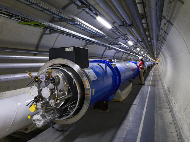 Первое место в списке научных прорывов Science безоговорочно отдал открытой при помощи Большого адронного коллайдера (БАК) "частицы Бога" - бозона Хиггса