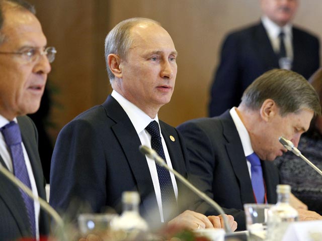 Президент Владимир Путин назвал придание третьему энергопакету обратной силы "нецивилизованным решением"