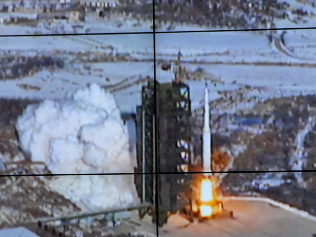 В Южной Корее посчитали радиус поражения новой ракеты КНДР: боеголовка в 600 кг на 10 тыс. км