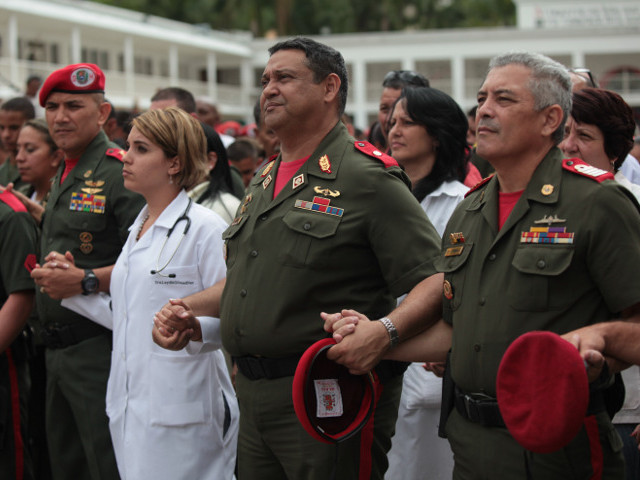 В состоянии здоровья президента Венесуэлы Уго Чавеса, перенесшего 11 декабря на Кубе сложную хирургическую операцию, наблюдается "легкое улучшение"