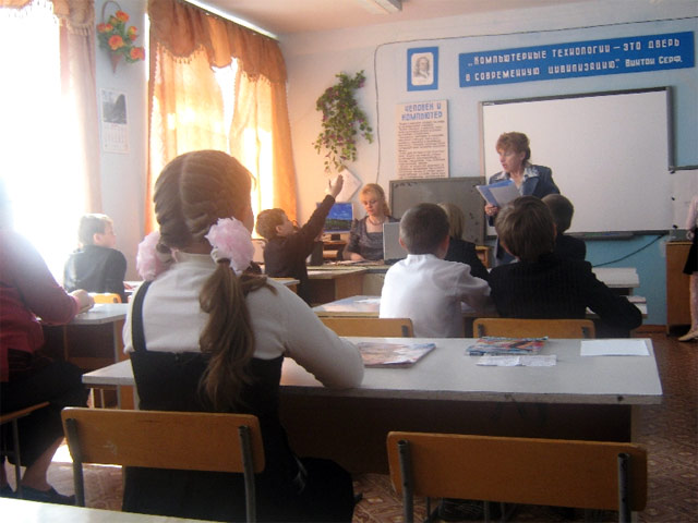 инистерство образования Карачаево-Черкесии прорабатывает вопрос введения в республике единой одежды для школьников, инициатива обсуждается в том числе с родителями учащихся
