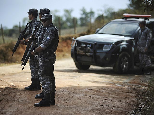Бразильская полиция освободила девятерых заложников, захваченных преступниками при неудачном ограблении фабрики ювелирных украшений