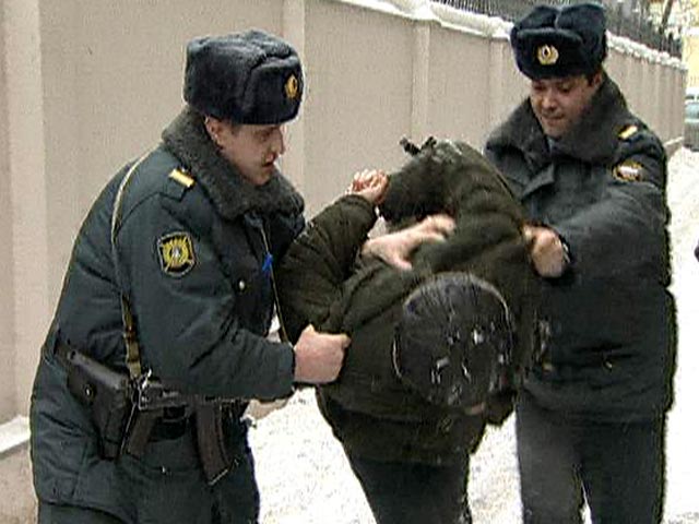 Правоохранительные органы задержали в воскресенье в Челябинской области двух человек, которых подозревают в похищении и убийстве жены и дочери местного предпринимателя