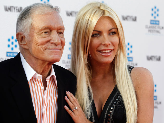 86-летний основатель Playboy в канун Нового года женился на сбегавшей от него 26-летней модели 
