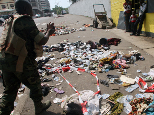 Несколько десятков жителей Кот-д'Ивуара были задавлены насмерть, когда пришли на стадион, чтобы посмотреть пиротехническое шоу