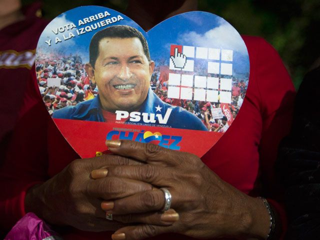 Венесуэлу взбудоражило известие о том, что Чавес в коме