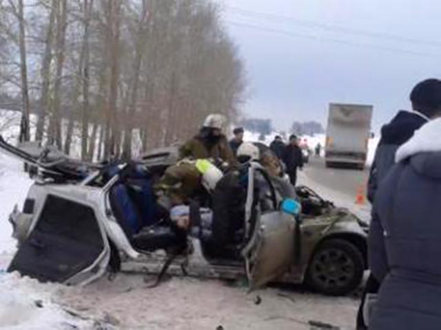 В Пермском крае пять человек погибли и четверо ранены в ДТП с участием грузового автомобиля МАЗ, автомобиля Hyundai и "ВАЗа"