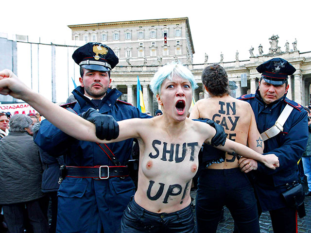 Активистки украинского движения Femen выступили в защиту прав сексуальных меньшинств