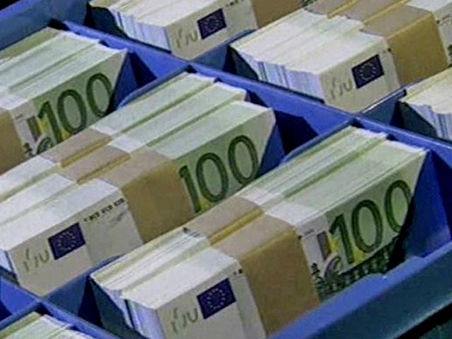 Девушка-кассир из "обменника" сбежала, прихватив 700 тысяч евро клиента 