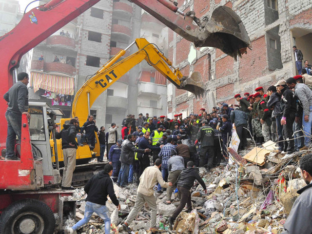 На севере Египта число погибших в результате обрушения жилого дома достигло 28 человек