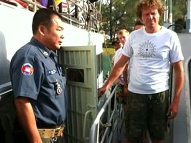 Российский бизнесмен Сергей Полонский, арестованный в Камбодже 31 декабря прошлого года по обвинению в нанесении телесных повреждений, делит тюремную камеру площадью в девять квадратных метров еще с четырьмя заключенными