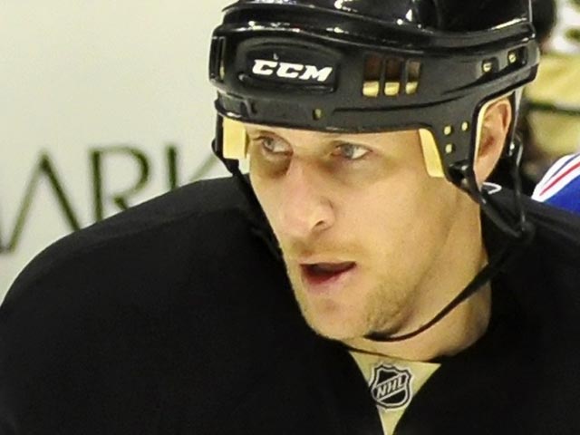 Алексей Ковалев двадцатый сезон в НХЛ начнет в составе "Флориды"