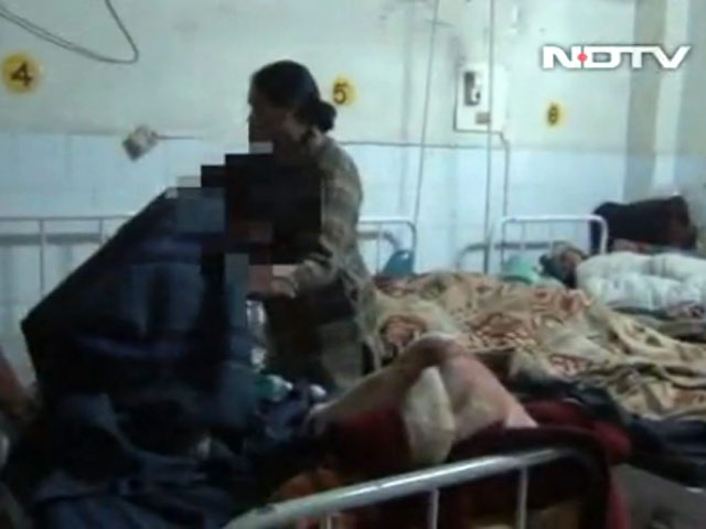 В Индии похищенную медсестру два дня насиловали, а потом выбросили на ходу из автомобиля