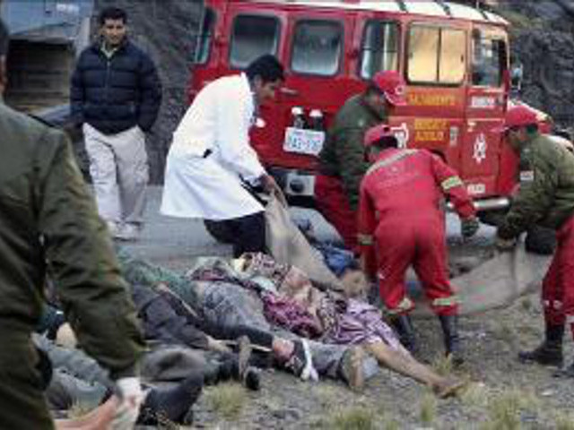 В Боливии рухнул с обрыва в реку пассажирский автобус, 18 человек погибли, 24 получили ранения