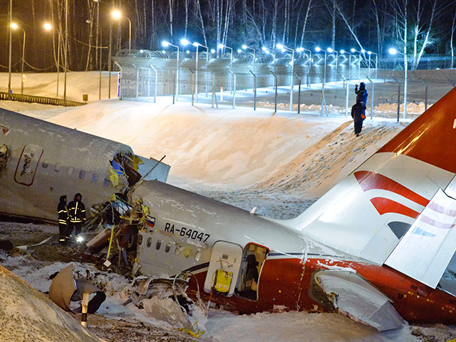 Межгосударственный авиационный комитет фактически подтвердил главную версию крушения самолета Ту-204 в московском аэропорту "Внуково" 29 декабря: система реверса действительно не сработала при посадке лайнера