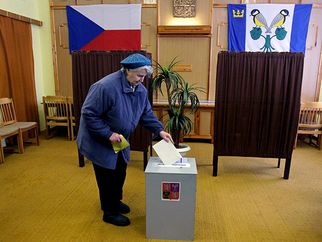 Решающий, второй тур первых всенародных президентских выборов начался в Чехии