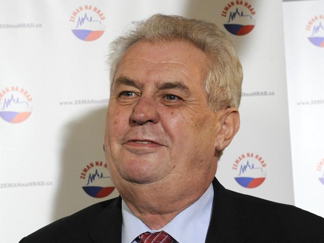 Президентом Чехии на следующие 5 лет станет Милош Земан. По результатам подсчета 96% избирательных бюллетеней после завершившегося сегодня второго тура голосования он получил 55,47%