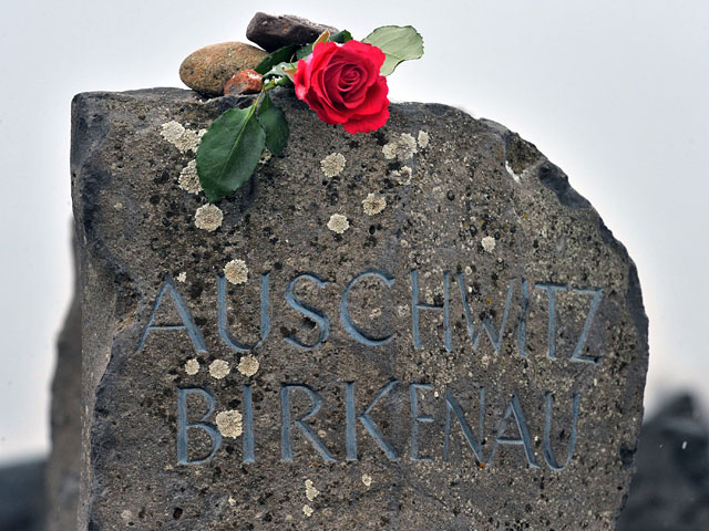 27 января, день освобождения советскими войсками узников концлагеря Освенцим (Аушвиц-Биркенау), отмечается как Международный день памяти жертв Холокоста