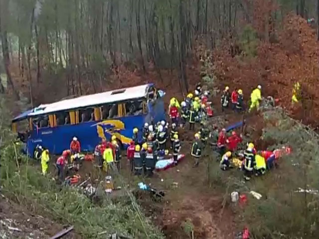 Туристический автобус сорвался в ущелье на одной из горных дорог в Португалии, 10 человек погибли, 33 получили ранения