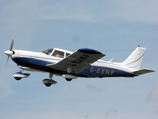 ЧП произошло с легким одномоторным самолетом Piper PA-32 в минувшее воскресенье. На его борту находились два человека - мужчина и женщина, которые совершали воздушную экскурсию