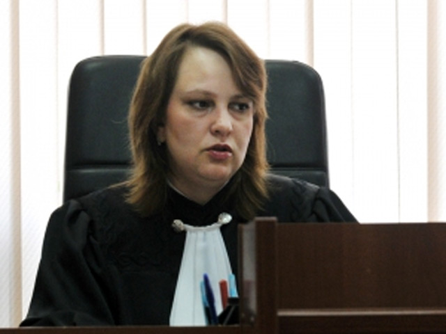 Адамову уволили, так как она "лоббировала интересы сожителя, который судился из-за раздела имущества"