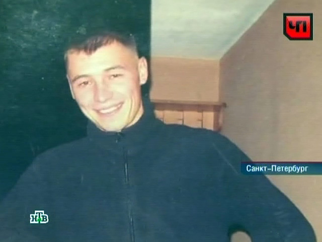 К убийству ребенка причастен "проживающий в данной квартире ранее неоднократно судимый 28-летний Дмитрий Москаленко" и его гражданская супруга - мать погибшего Артура