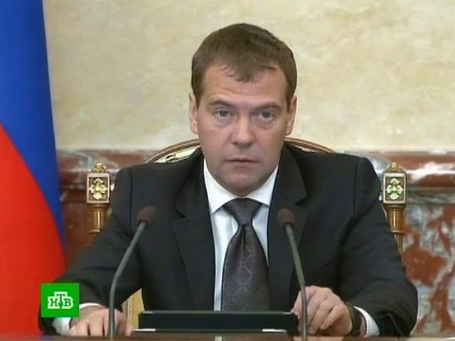 Премьер-министр Дмитрий Медведев выступил на расширенном заседании правительства в Кремле с заявлением о том, что его правительству в ближайшие пять лет предстоит принимать критически важные стратегические решения