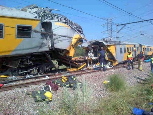Пригородные поезда столкнулись в ЮАР: пострадали около 350 человек. 150 из них госпитализированы