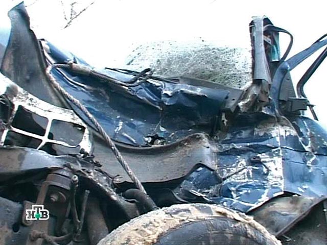 Семь человек пострадали в результате падения с моста микроавтобуса у железнодорожных путей в Кармаскалинском районе Башкирии