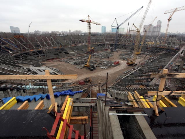 Рассчитанный на 44 тысячи мест стадион столичного "Спартака" в Москве планируется ввести в эксплуатацию в мае 2014 года