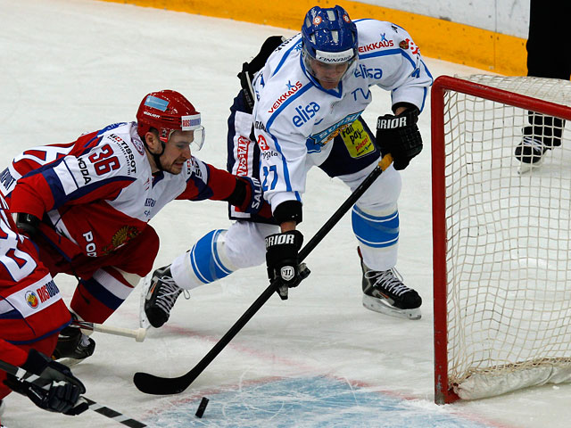 Сборная России по хоккею одолела команду Финляндии в вынесенном стартовом матче шведского этапа Евротура, который состоялся в среду в Ледовом Дворце Санкт-Петербурга