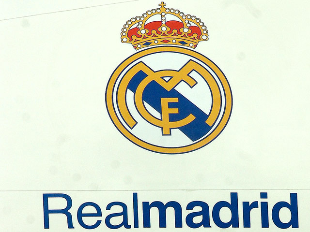 Мадридский "Реал" собирается подать в суд на каталонский телеканал TV3, сравнивший футболистов столичного клуба с гиенами