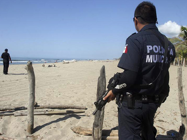 Мексиканская полиция задержала шестерых мужчин, которых считают причастными к сексуальному надругательству над шестью испанками на курорте Акапулько
