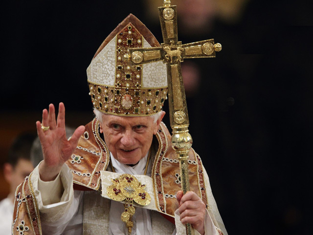 Сообщение об уходе с римского престола Папы Бенедикта XVI стало главной новостью дня